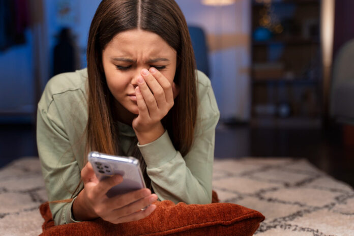 Casi la mitad de los adultos ha sufrido alguna forma de abuso digital
