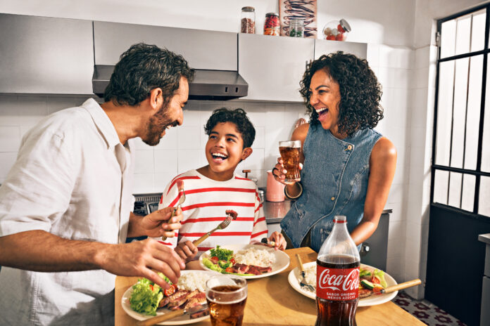 Coca-Cola vuelve a apostar a los sentimientos con “El Mundo Puede Esperar”