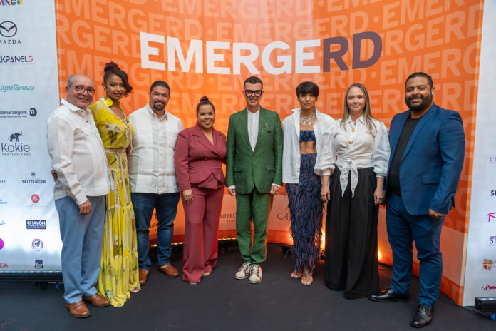 Foto Principal I- Henry Coradín, Ángelica de los Santos,Joan González, Marielle Araujo, Sócrates Mckinney, Ichanell Rodríguez, Estela Coiscou, Francis Rosa EmergeRD presenta su agenda oficial como punto de encuentro de la nueva moda dominicana
