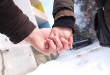 El 58 % mantiene una segunda opción romántica mientras intenta avanzar con otra persona
