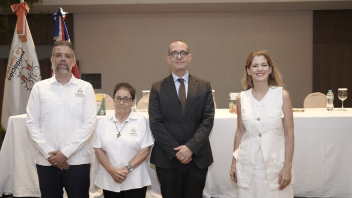 1 Principal-Alberto Jimenez Caballero, Sor María Del Pilar, Natalia Federighi de Cuello e Ignacio Peñalver